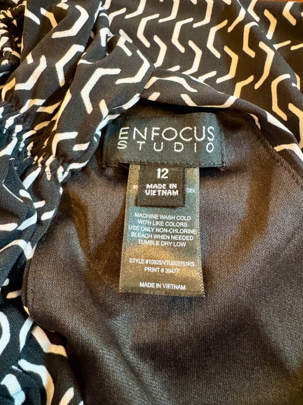 Enfocus Studio NWT Black & White Geometric Halter Jumpsuit - Size 12 - Picture 9 of 11